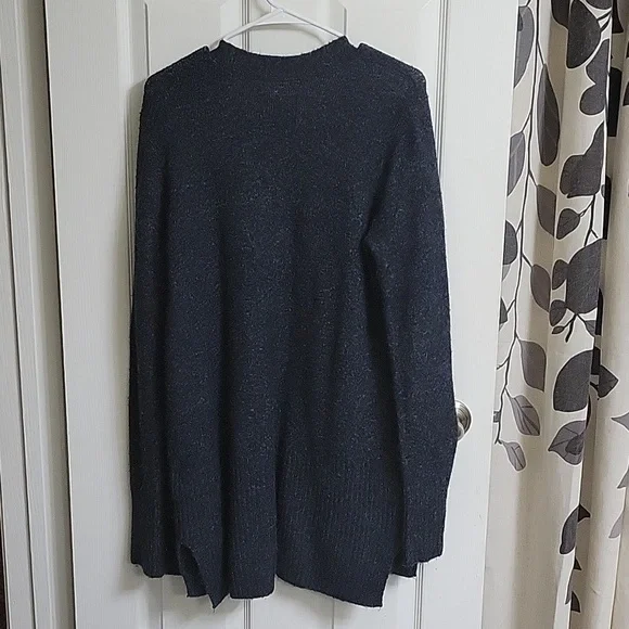 Abercrombie & Fitch Chenille Embroidered Moose Emblem Cardigan - Picture 9 of 9